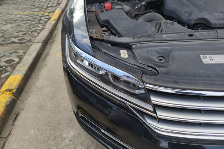 Used Volkswagen Phideon 2019 380TSI Two-Wheel Drive Business Edition China V Standard Right Front Headlight