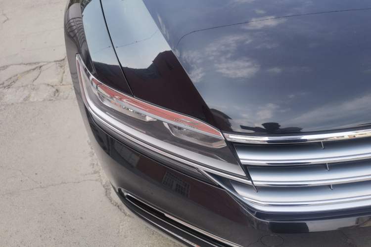 Used Volkswagen Phideon 2019 380TSI Two-Wheel Drive Business Edition China VI Standard Right Front Headlight