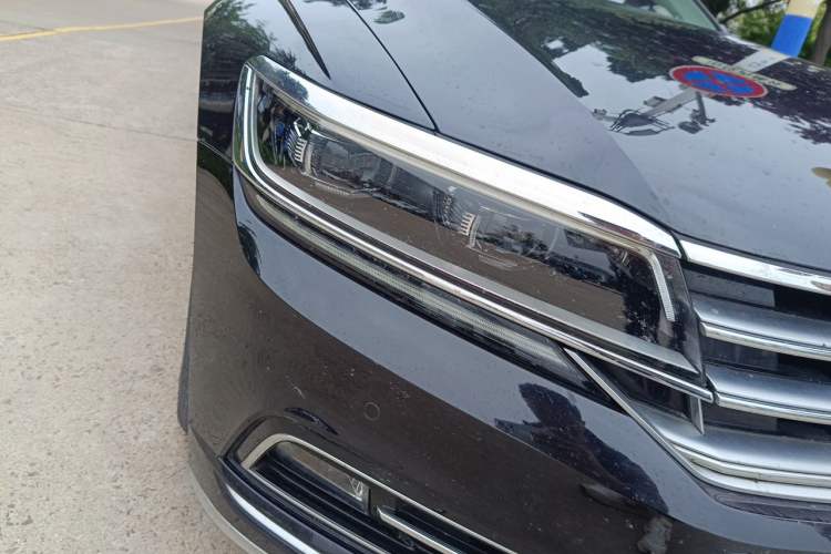 Used Volkswagen Phideon 2019 380TSI Two-Wheel Drive Business Edition China V Standard Right Front Headlight