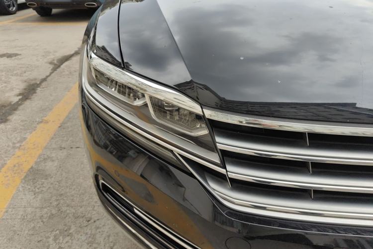 Used Volkswagen Phideon 2019 380TSI Two-Wheel Drive Business Edition China VI Standard Right Front Headlight