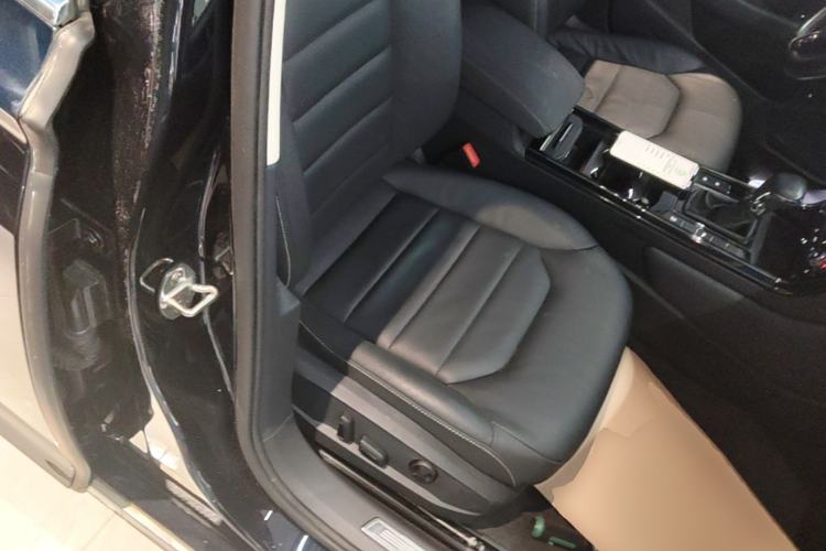 Used Volkswagen Phideon 2019 380TSI Two-Wheel Drive Business Edition China VI Standard Right Front Seat