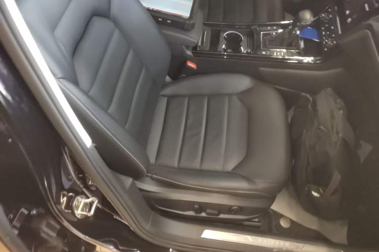 Used Volkswagen Phideon 2019 380TSI Two-Wheel Drive Business Edition China V Standard Right Front Seat