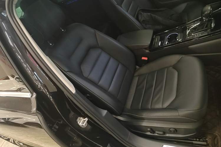 Used Volkswagen Phideon 2019 380TSI Two-Wheel Drive Business Edition China V Standard Right Front Seat