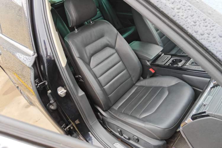 Used Volkswagen Phideon 2019 380TSI Two-Wheel Drive Business Edition China VI Standard Right Front Seat