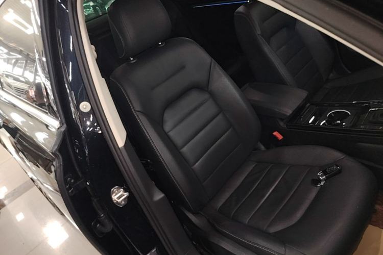 Used Volkswagen Phideon 2019 380TSI Two-Wheel Drive Business Edition China VI Standard Right Front Seat