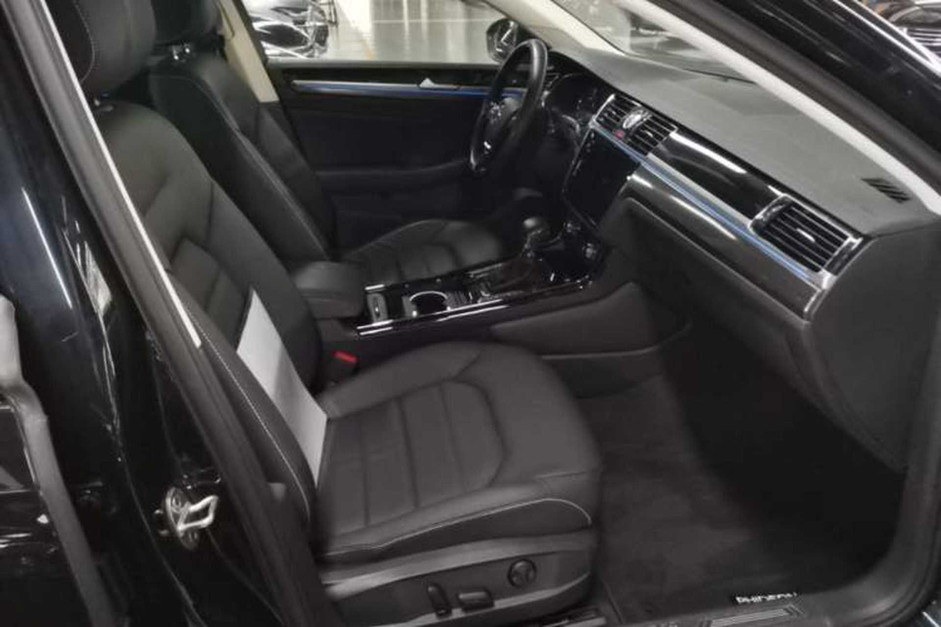 Used Volkswagen Phideon 2019 380TSI Two-Wheel Drive Business Edition China VI Standard Right Front Seat