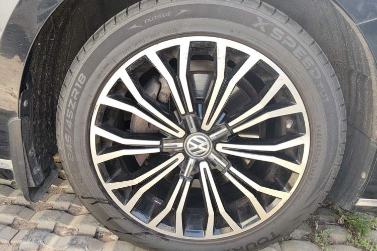 Used Volkswagen Phideon 2019 380TSI Two-Wheel Drive Business Edition China V Standard Right Front Wheel Hub