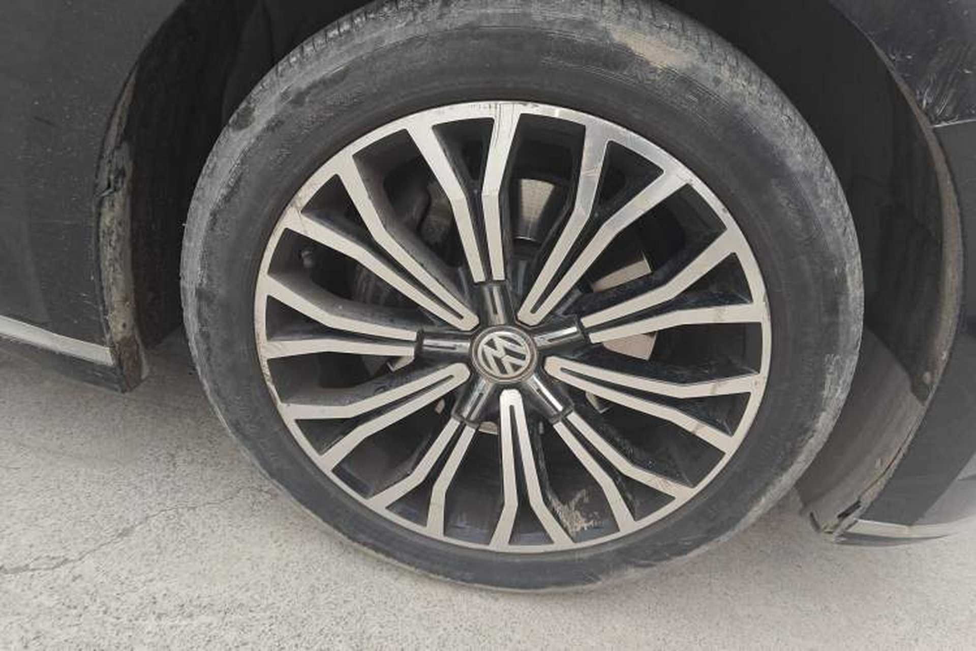 Used Volkswagen Phideon 2019 380TSI Two-Wheel Drive Business Edition China VI Standard Right Front Wheel Hub