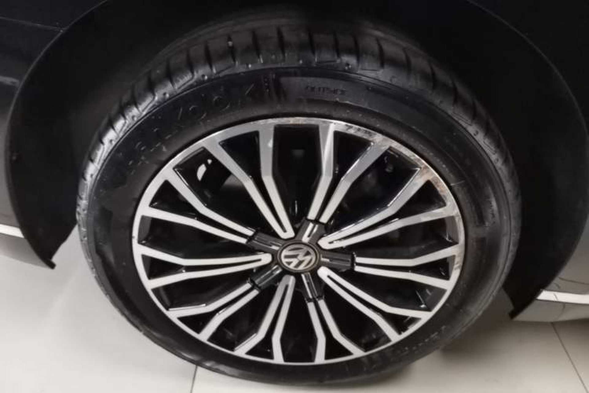 Used Volkswagen Phideon 2019 380TSI Two-Wheel Drive Business Edition China VI Standard Right Rear Wheel Hub