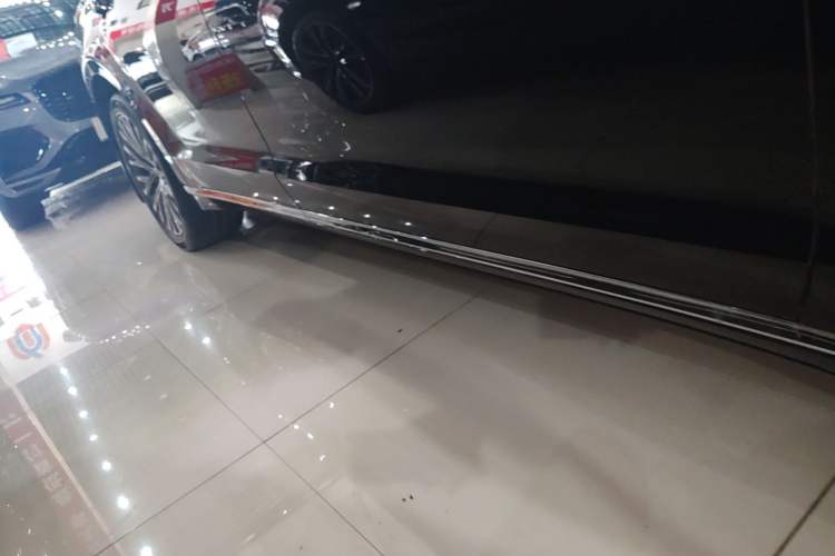 Used Volkswagen Phideon 2019 380TSI Two-Wheel Drive Business Edition China VI Standard Right Side Sill