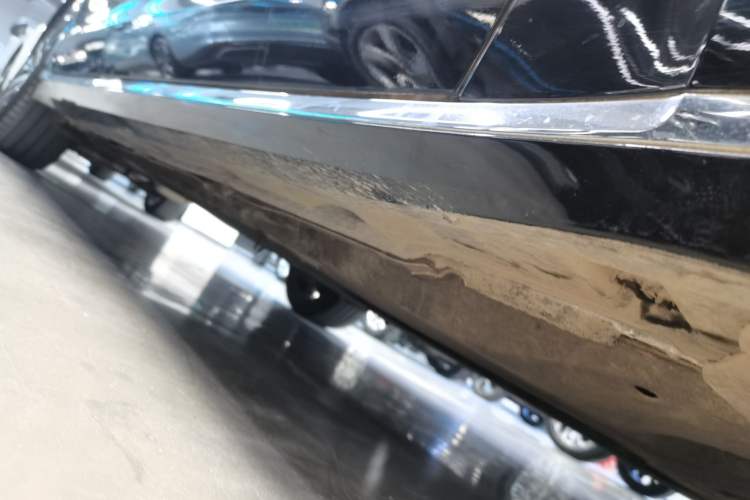 Used Volkswagen Phideon 2019 380TSI Two-Wheel Drive Business Edition China VI Standard Right Side Sill