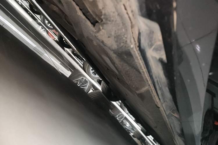 Used Volkswagen Phideon 2019 380TSI Two-Wheel Drive Business Edition China VI Standard Right Side Sill