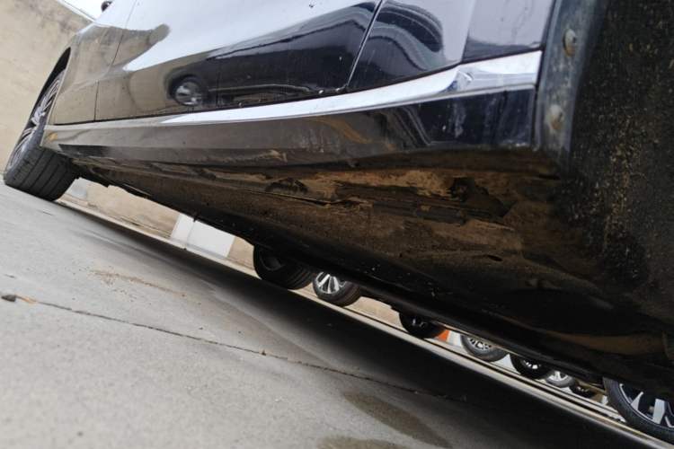 Used Volkswagen Phideon 2019 380TSI Two-Wheel Drive Business Edition China VI Standard Right Side Sill