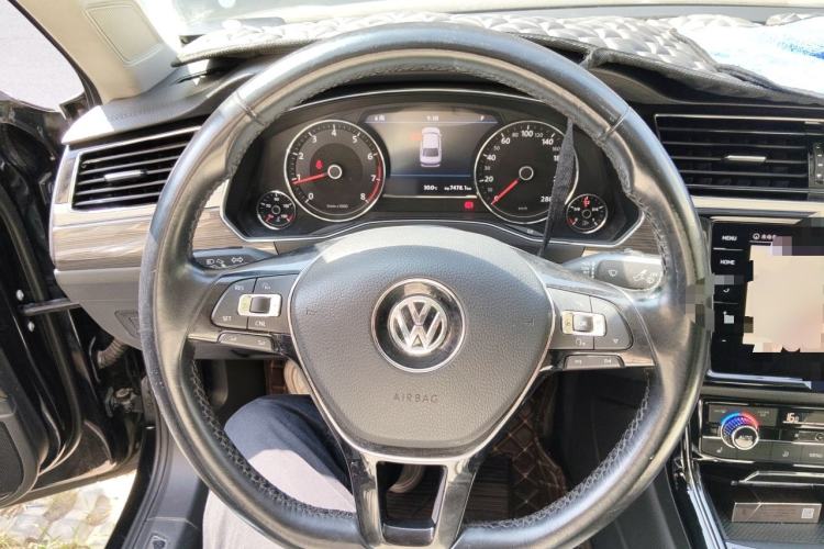 Used Volkswagen Phideon 2019 380TSI Two-Wheel Drive Business Edition China V Standard Steering Wheel