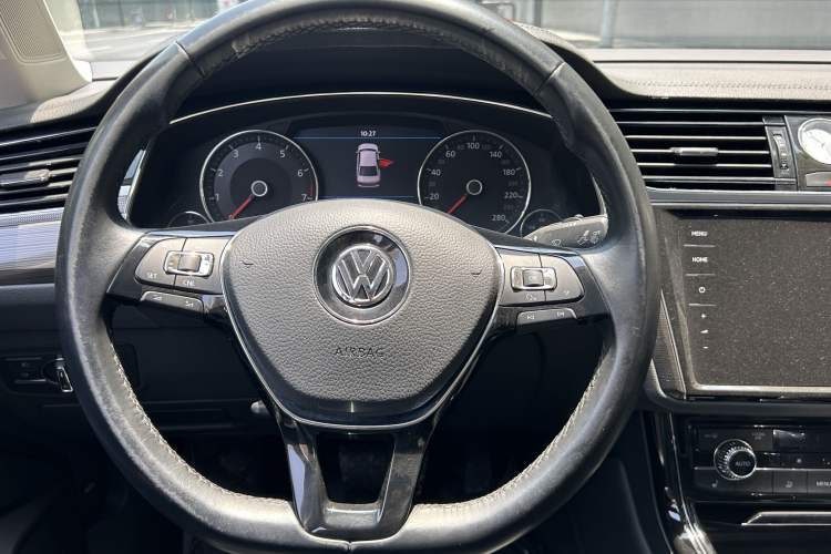 Used Volkswagen Phideon 2019 380TSI Two-Wheel Drive Business Edition China VI Standard Steering Wheel