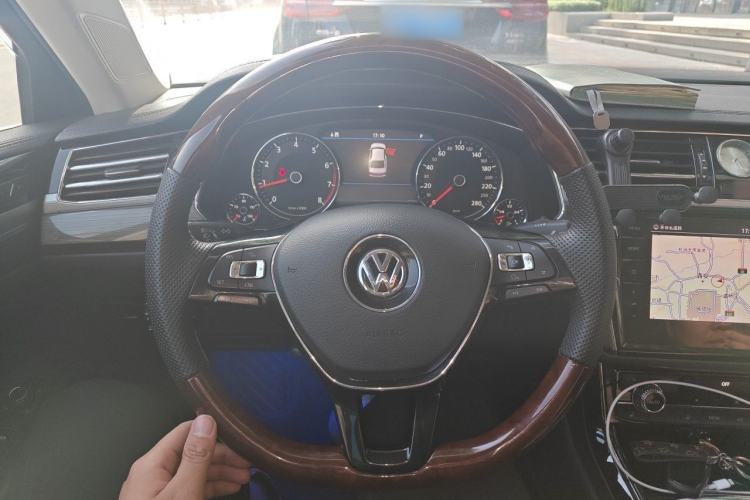 Used Volkswagen Phideon 2019 380TSI Two-Wheel Drive Luxury Edition China VI Standard Steering Wheel