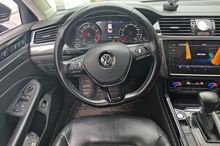 Used Volkswagen Phideon 2019 380TSI Two-Wheel Drive Business Edition China VI Standard Steering Wheel