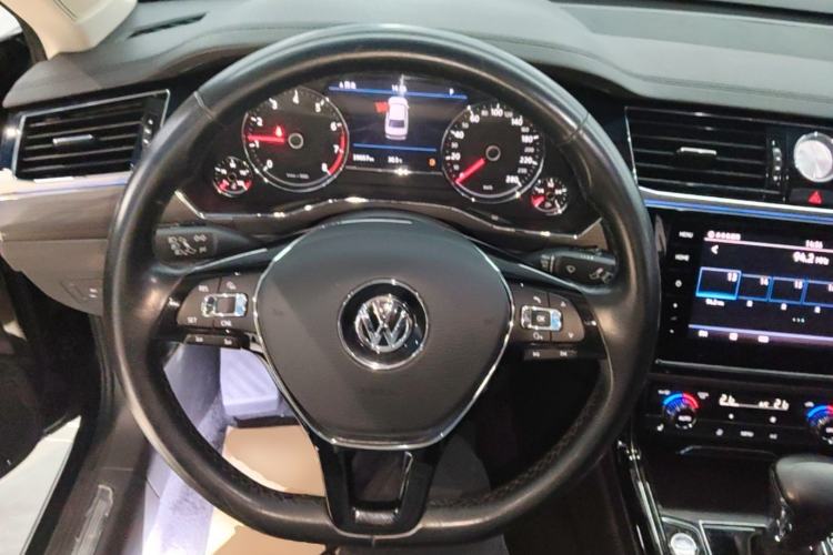 Used Volkswagen Phideon 2019 380TSI Two-Wheel Drive Business Edition China VI Standard Steering Wheel