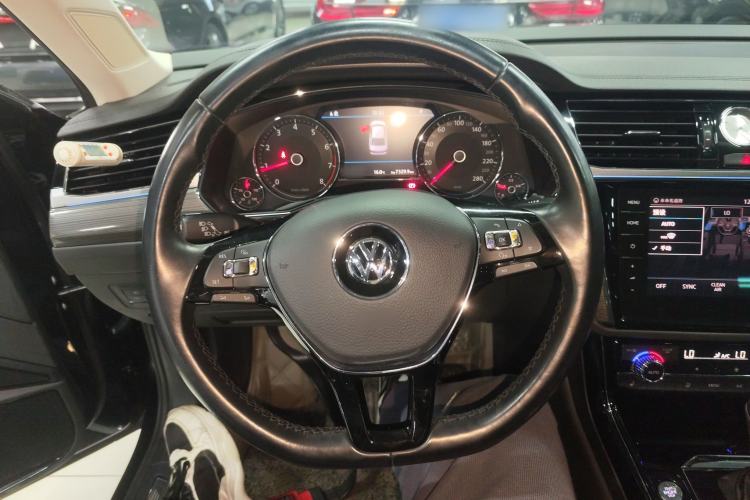 Used Volkswagen Phideon 2019 380TSI Two-Wheel Drive Business Edition China VI Standard Steering Wheel