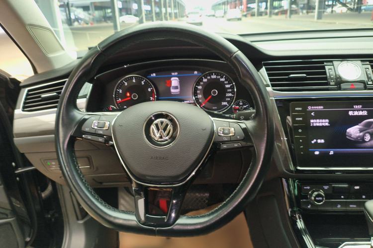 Used Volkswagen Phideon 2019 380TSI Two-Wheel Drive Business Edition China VI Standard Steering Wheel