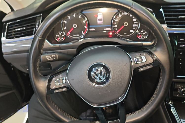Used Volkswagen Phideon 2019 380TSI Two-Wheel Drive Business Edition China VI Standard Steering Wheel