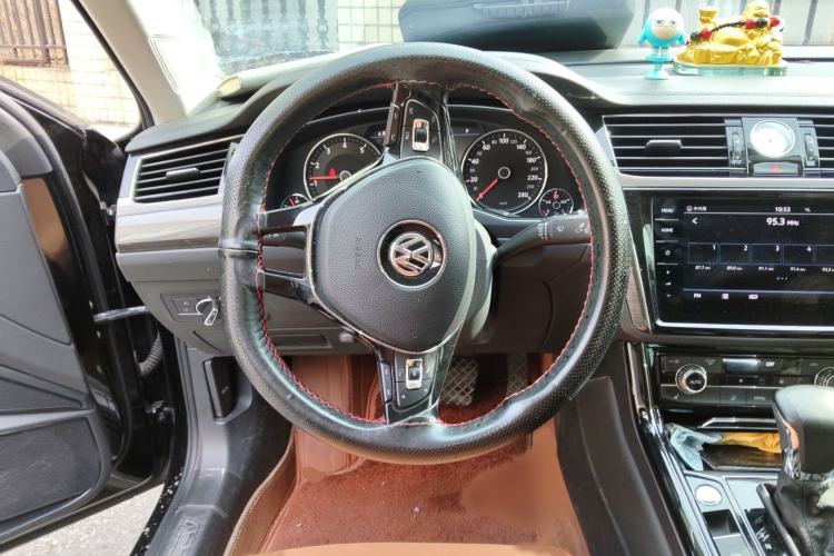 Used Volkswagen Phideon 2019 380TSI Two-Wheel Drive Business Edition China VI Standard Steering Wheel