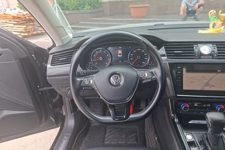 Used Volkswagen Phideon 2019 380TSI Two-Wheel Drive Business Edition China VI Standard Steering Wheel