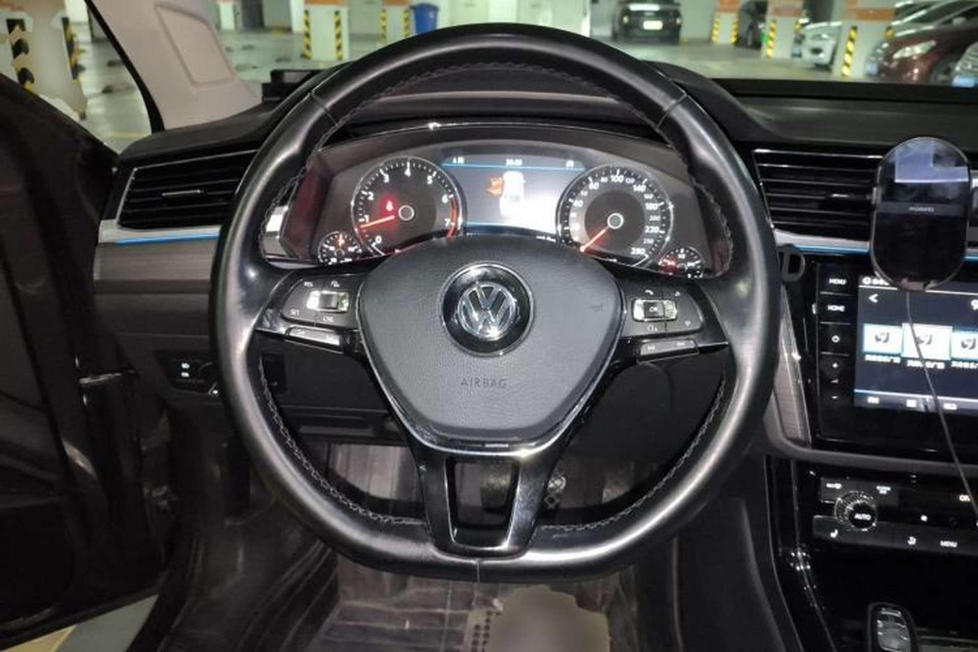 Used Volkswagen Phideon 2019 380TSI Two-Wheel Drive Business Edition China V Standard Steering Wheel