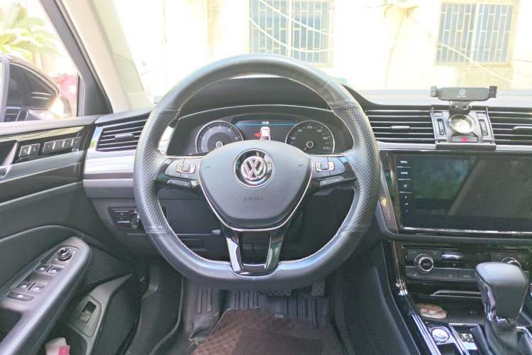 Used Volkswagen Phideon 2019 380TSI Two-Wheel Drive Business Edition China VI Standard Steering Wheel