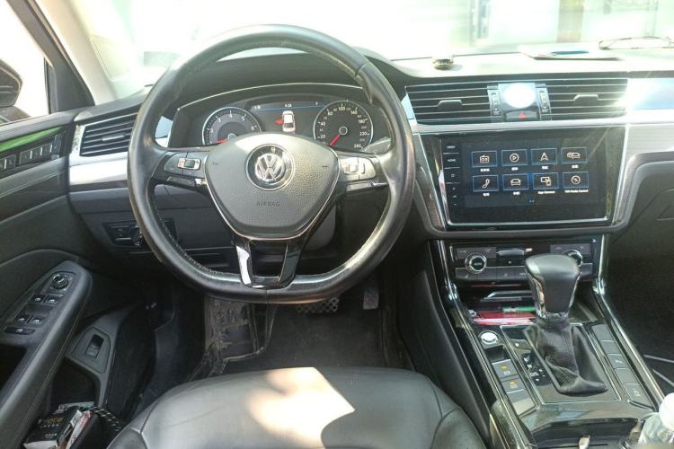 Used Volkswagen Phideon 2019 380TSI Two-Wheel Drive Business Edition China VI Standard Steering Wheel