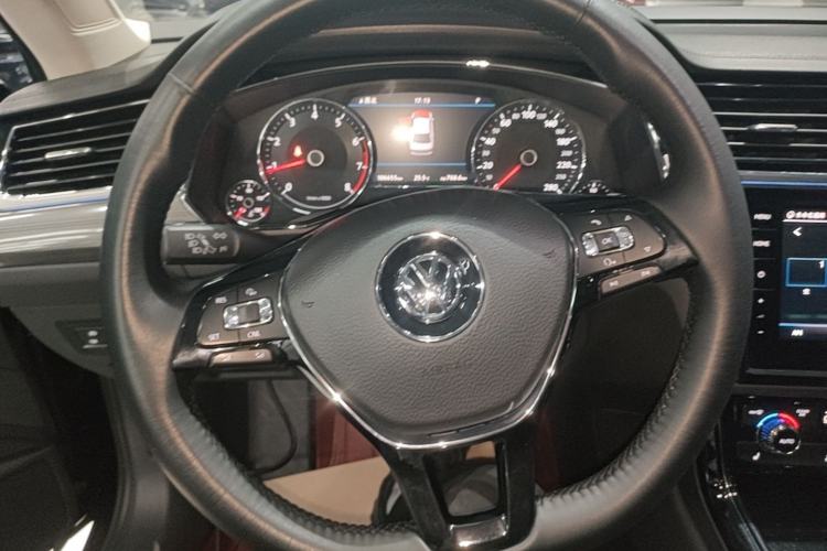 Used Volkswagen Phideon 2019 380TSI Two-Wheel Drive Business Edition China VI Standard Steering Wheel