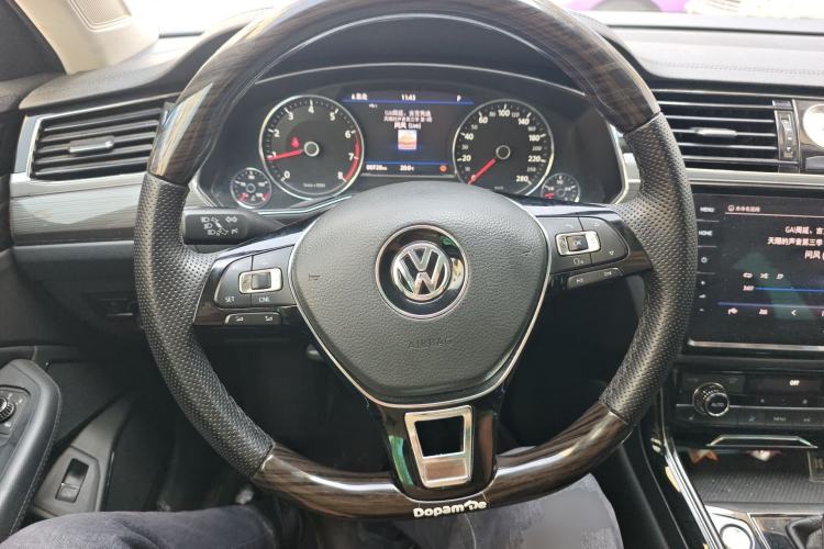 Used Volkswagen Phideon 2019 380TSI Two-Wheel Drive Business Edition China VI Standard Steering Wheel
