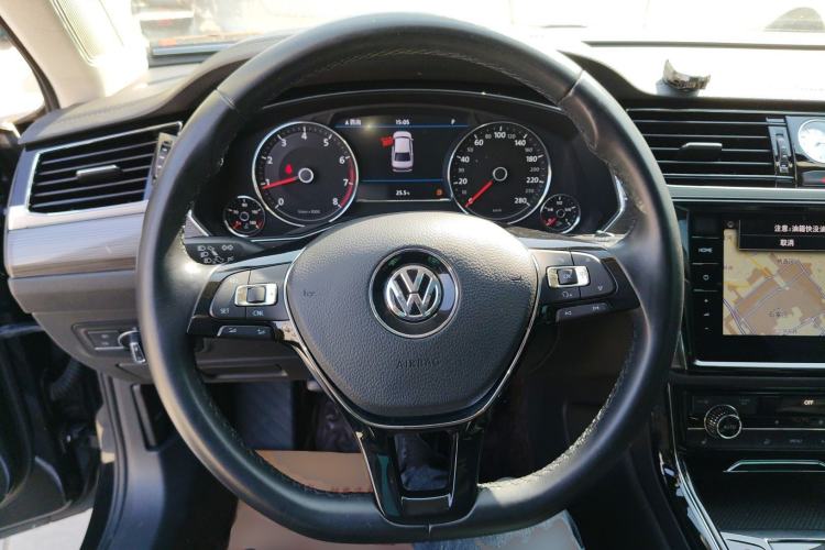 Used Volkswagen Phideon 2019 380TSI Two-Wheel Drive Business Edition China VI Standard Steering Wheel