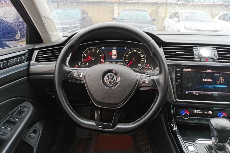 Used Volkswagen Phideon 2019 380TSI Two-Wheel Drive Business Edition China VI Standard Steering Wheel