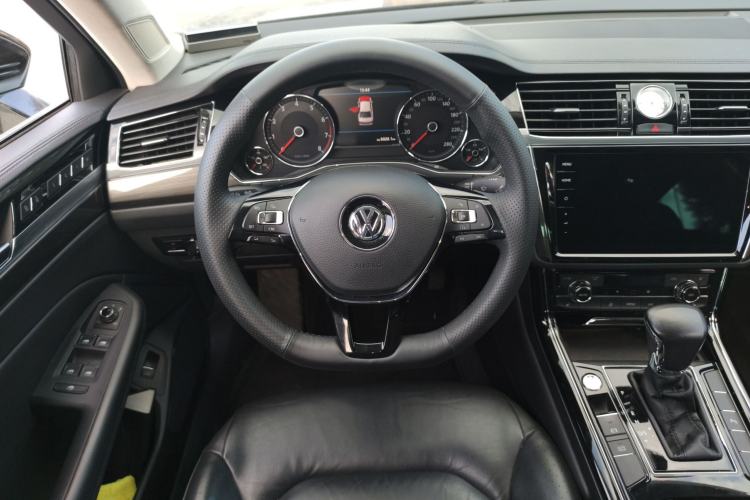 Used Volkswagen Phideon 2019 380TSI Two-Wheel Drive Business Edition China V Standard Steering Wheel