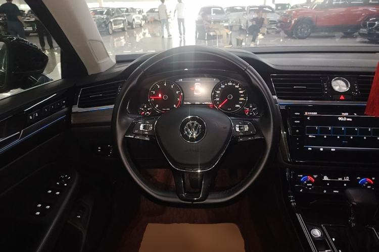 Used Volkswagen Phideon 2019 380TSI Two-Wheel Drive Business Edition China VI Standard Steering Wheel