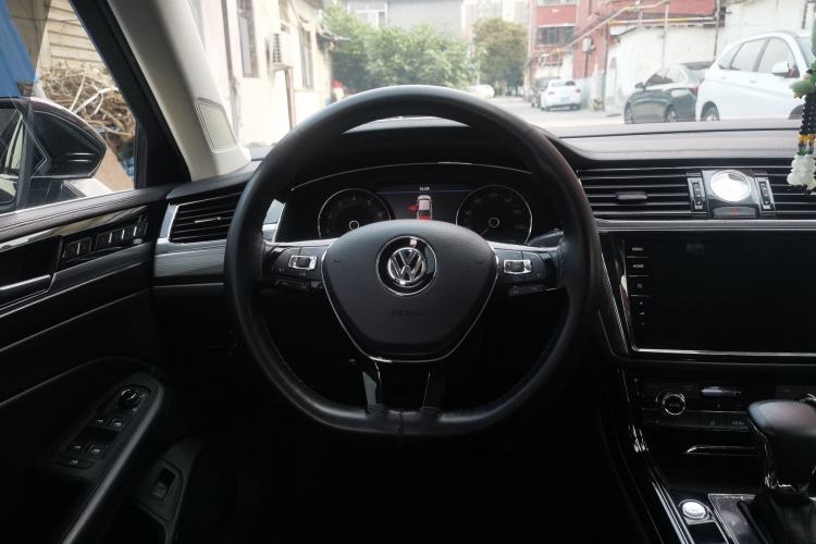 Used Volkswagen Phideon 2019 380TSI Two-Wheel Drive Business Edition China VI Standard Steering Wheel