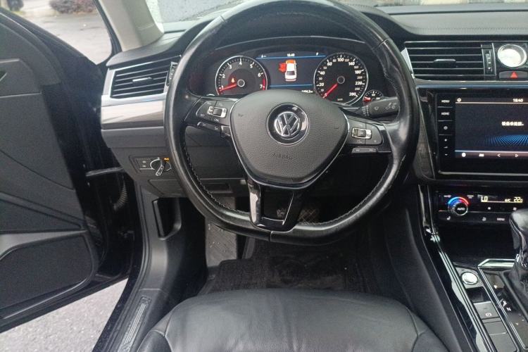 Used Volkswagen Phideon 2019 380TSI Two-Wheel Drive Business Edition China VI Standard Steering Wheel