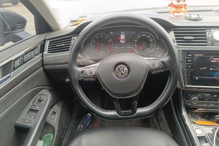 Used Volkswagen Phideon 2019 380TSI Two-Wheel Drive Business Edition China V Standard Steering Wheel
