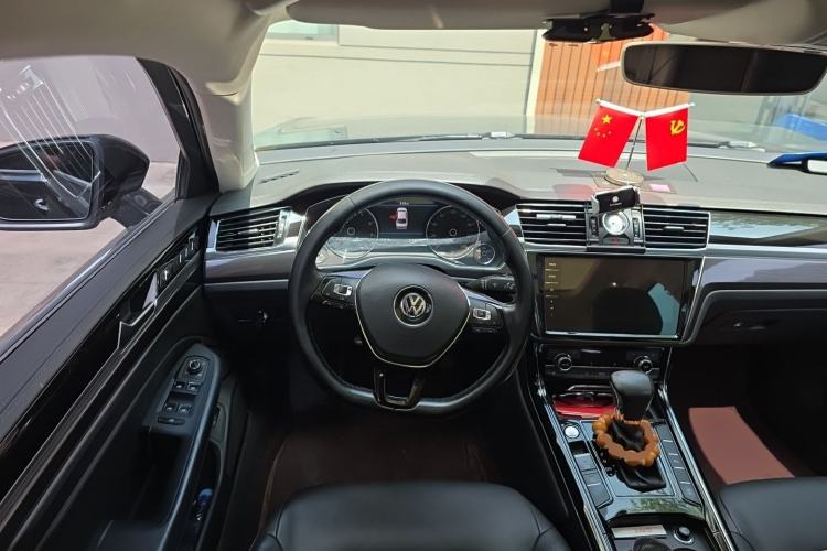 Used Volkswagen Phideon 2019 380TSI Two-Wheel Drive Business Edition China VI Standard Steering Wheel