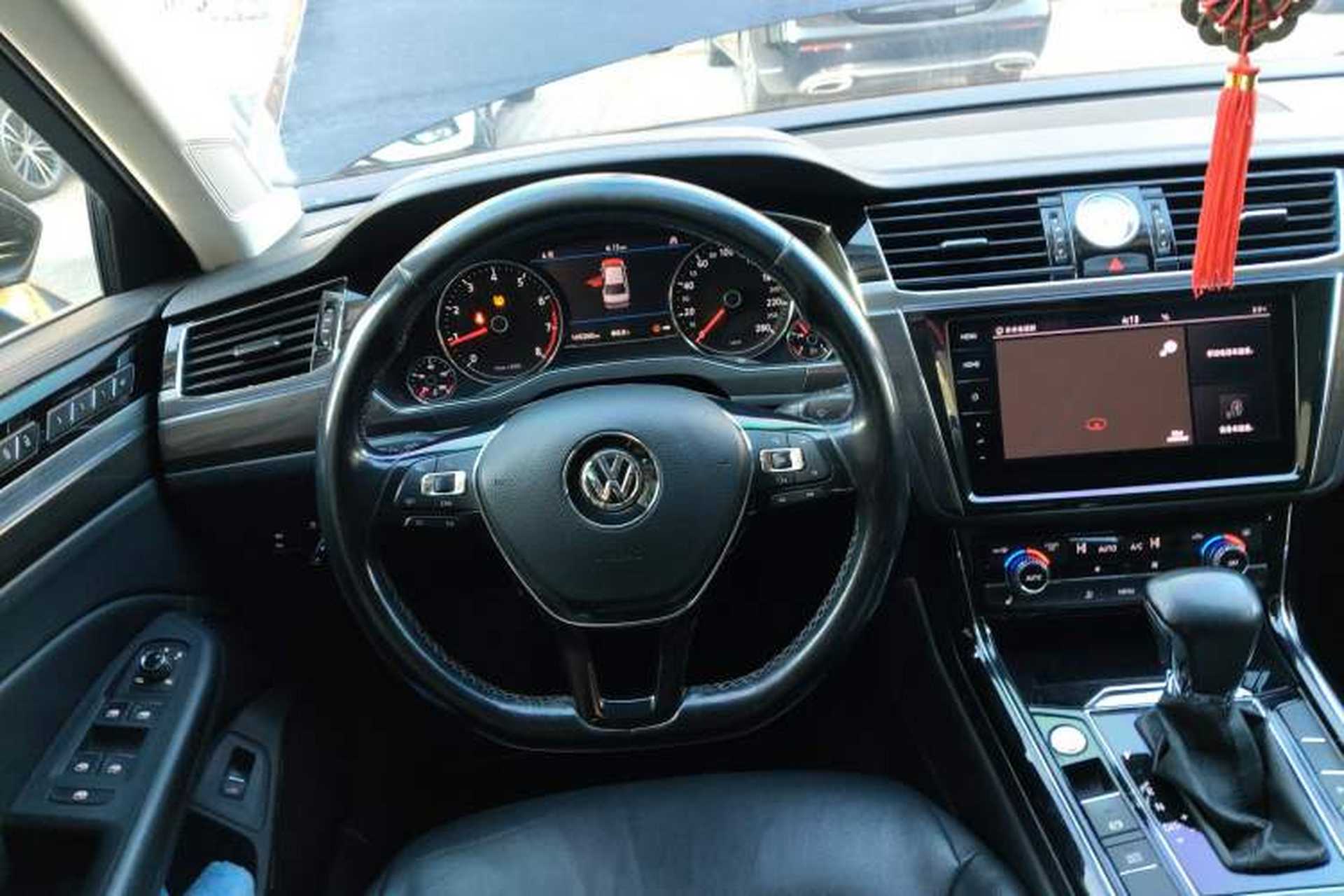 Used Volkswagen Phideon 2019 380TSI Two-Wheel Drive Business Edition China V Standard Steering Wheel