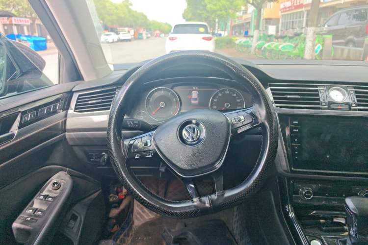 Used Volkswagen Phideon 2019 380TSI Two-Wheel Drive Business Edition China VI Standard Steering Wheel