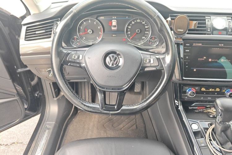 Used Volkswagen Phideon 2019 380TSI Two-Wheel Drive Business Edition China VI Standard Steering Wheel