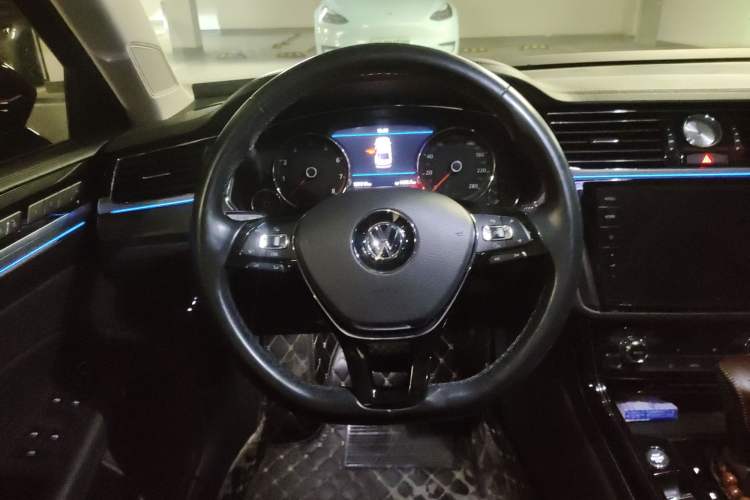 Used Volkswagen Phideon 2019 380TSI Two-Wheel Drive Business Edition China VI Standard Steering Wheel