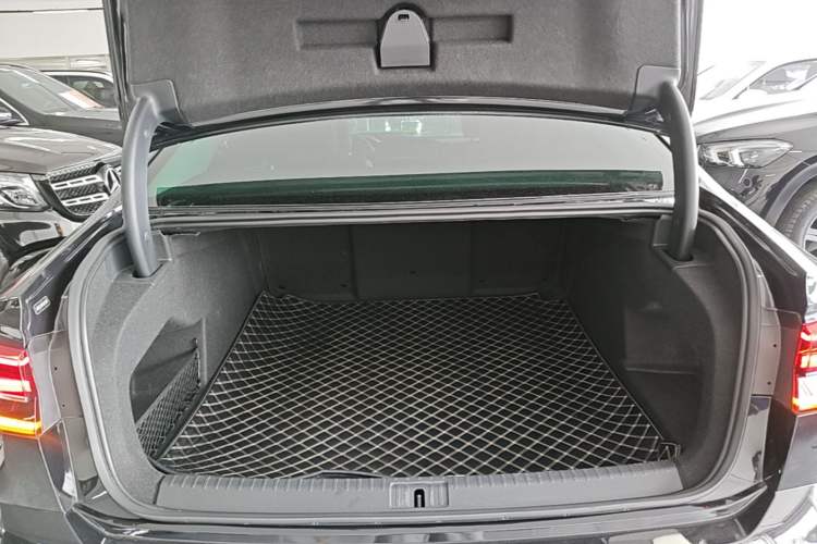 Used Volkswagen Phideon 2019 380TSI Two-Wheel Drive Business Edition China VI Standard Trunk