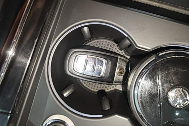 Used Volkswagen Phideon 2019 380TSI Two-Wheel Drive Business Edition China V Standard Vehicle Key