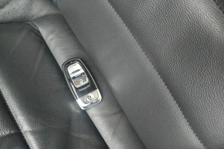 Used Volkswagen Phideon 2019 380TSI Two-Wheel Drive Business Edition China VI Standard Vehicle Key