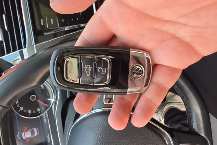 Used Volkswagen Phideon 2019 380TSI Two-Wheel Drive Business Edition China VI Standard Vehicle Key