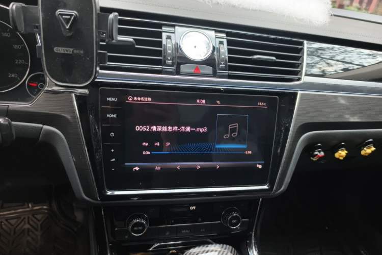 Used Volkswagen Phideon 2019 380TSI Two-Wheel Drive Business Edition China VI Standard Audio And AC Panel