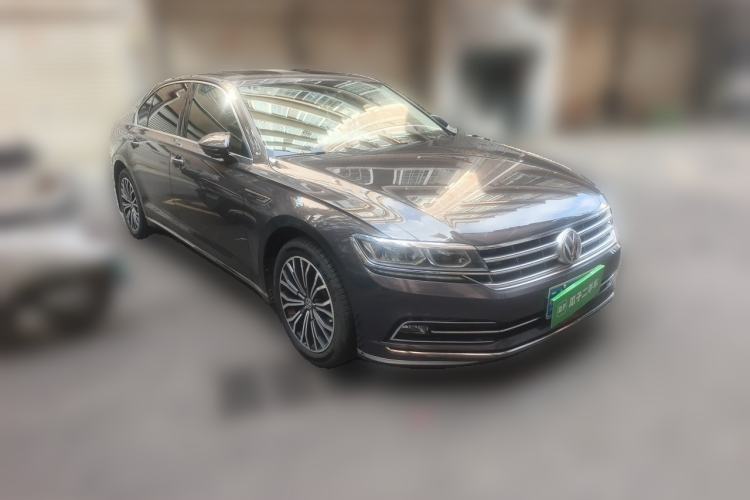 Used Volkswagen Phideon 2019 380TSI Two-Wheel Drive Business Edition China VI Standard Front Right 45 Deg